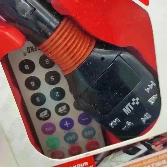 Motor Trend Wireless Car MP3 FM Transmitter Universal with Remote - Picture 2 of 8